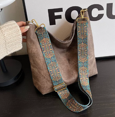 Vintage Inspired Handbag in Italian Calfskin Leather Limited Edition Exclusive